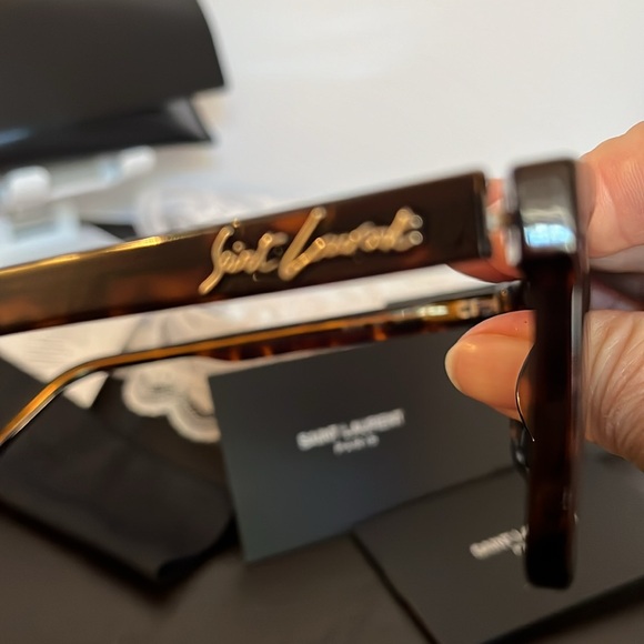 Saint Laurent Sunglasses w/ papers, Cloth, Case & Guarantee of authenticity. - Picture 2 of 9
